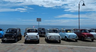 Sfilata solidale delle iconiche Fiat 500 tra Cogoleto ed Arenzano