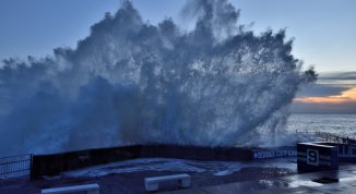 Maltempo a Genova, mareggiata intensa il 14 maggio 2026: ordinanza e regole