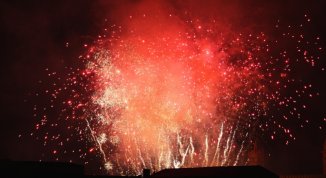 Fuochi d'artificio a Bordighera per la festa patronale di Sant'Ampelio