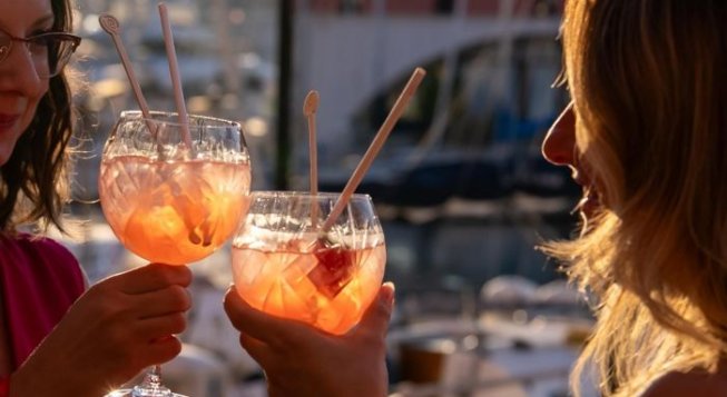 Golden Hour lounge bar & terrace: aperitivo al tramonto e musica nel cuore del Porto Antico