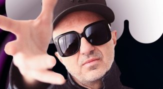 Inaugurazione del Banano Tsunami per l'estate con Samuel dei Subsonica