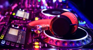 Synthony: show di dance music dal vivo