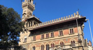 Visita guidata al Castello Mackenzie, dal salone alle grotte