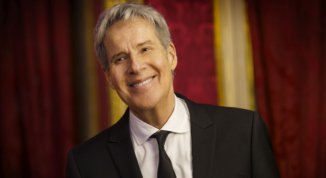 Claudio Baglioni: per una polmonite interstiziale slitta al 2027 il Grandtour La vita è adesso. La nuova data a Genova