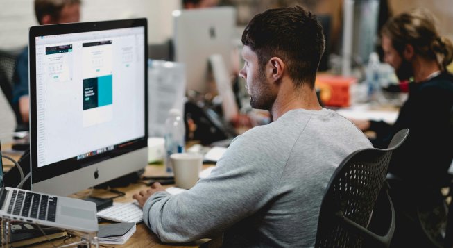Trasformazione digitale in Italia: come i team italiani aumentano la produttività con AI e SaaS