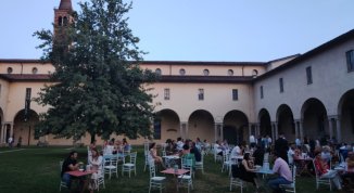Il Chiostro d’Estate: aperitivi con l'arte e mostre aperte in orario serale
