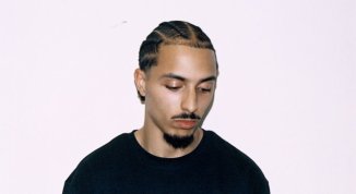 Instore tour di Astro con firmacopie del nuovo album War