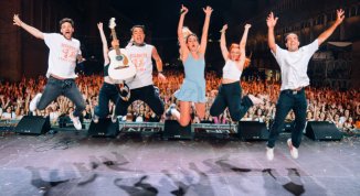 Teenage Dream: Nostalgic Universe, party anni Duemila