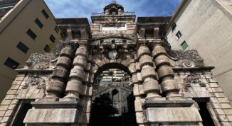 Porta Pila: storia e curiosità di una delle testimonianze più affascinanti della Genova seicentesca