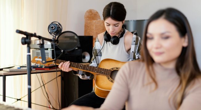 I corsi di musica GuitarLab a Genova: strumento, teoria, canto
