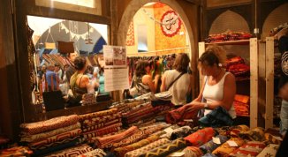 Suq Festival: le origini e la storia del bazar di Genova tra spettacoli, incontri, teatro del dialogo e cibo dal mondo