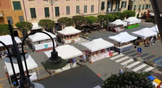 Festival delle Tradizioni Italiane a Lavagna 2026 con bancarelle e prodotti tipici