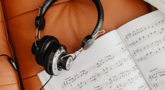 I benefici della musica: cosa succede quando suoni uno strumento