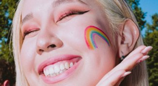 Milano Pride Square 2026: il programma degli eventi con orari e ospiti, aspettando il corteo arcobaleno