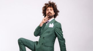 Gio Evan presenta La gioia è un duro lavoro, con firmacopie