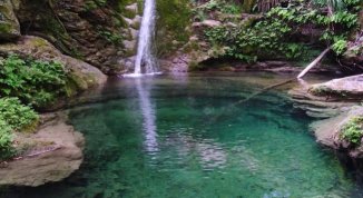 Trekking con bagno ai laghetti di Nervi, da quello a forma di cuore alle 'careghe'