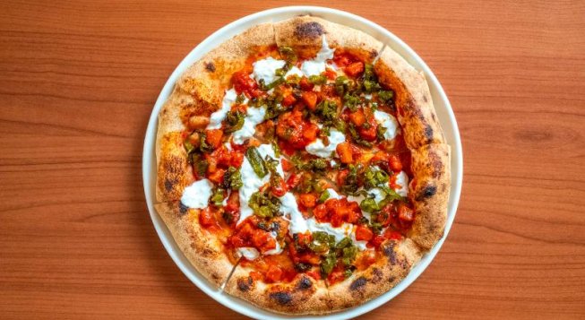 La pizza con l'ananas di Berberè arriva a Milano: una ricetta controversa oltre i pregiudizi