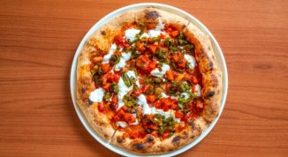 La pizza con l'ananas di Berberè arriva a Milano: una ricetta controversa oltre i pregiudizi