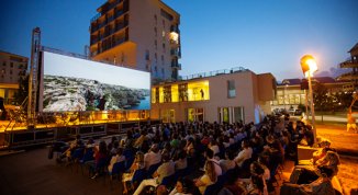 CineMare 2026, programmazione di cinema all’aperto in cuffia