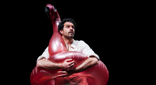 Ombrelloni, monologo con Lorenzo Carpinelli