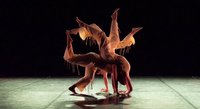 Kataklò Athletic Dance Theatre in prima milanese con Seasons (oltre le stagioni)