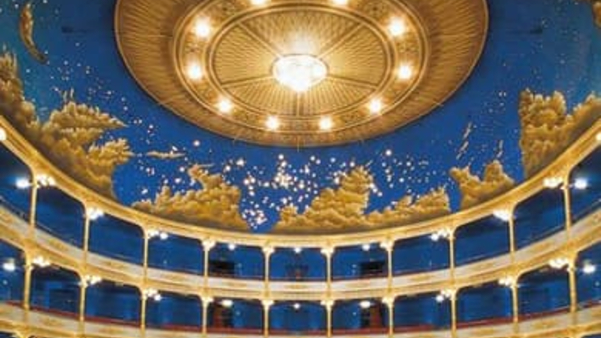 Enrico Brignano in scena al Rossetti con "Bello di mamma