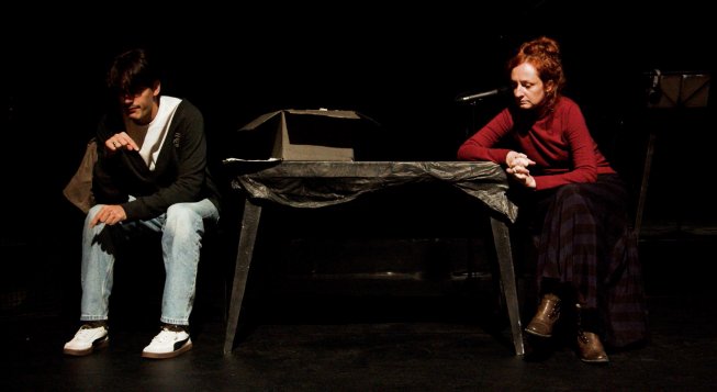 Madri, spettacolo con Valentina Picello e Vito Vicino