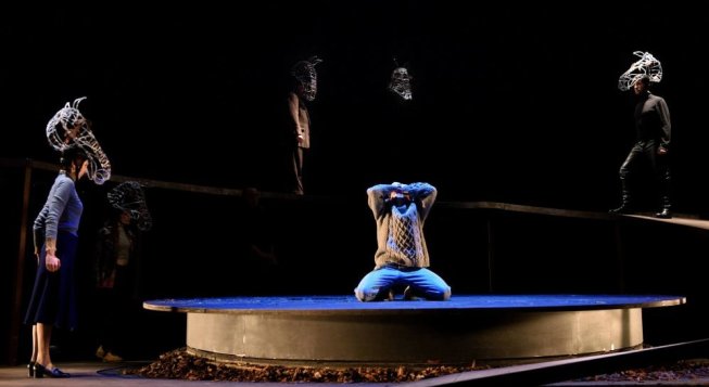 Equus, spettacolo di Peter Shaffer con la regia di Carlo Sciaccaluga