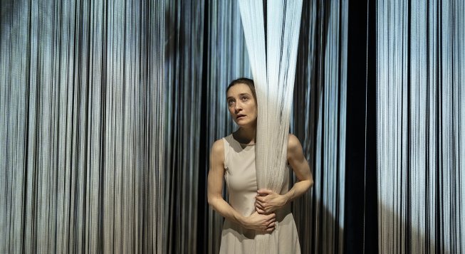 Crave, spettacolo di Sarah Kane diretto e interpretato da Leda Kreider
