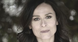 Sara D'Amario presenta il romanzo Appuntamenti al buio e omicidi alla luce del sole