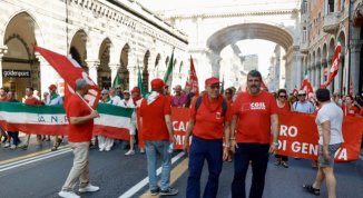 Restiamo umani: presidio in centro per diritti, uguaglianza e democrazia