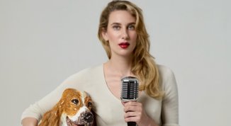 Giada Biaggi in Summer on a Solitary Bitch