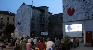 Parlami di cinema: proiezioni di film a ingresso gratuito all'ombra dei murales
