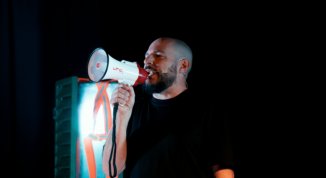 Man on the Moon, il monologo di Man on the Moon sul G8 a Music for Peace