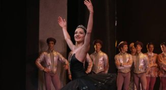 A Chiavari il dietro le quinte del Lago dei cigni con Nicoletta Manni e Timofej Andrijashenko