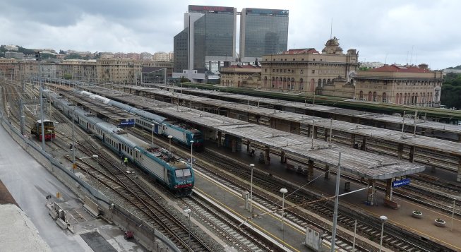 Stazione Genova Brignole ©Smiley.toerist, wikipedia commons