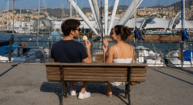 Gelato al Porto Antico © ChatGPT per Mentelocale.it