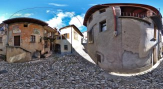 A tavola fra gli affreschi ad Arcumeggia: pranzo conviviale nel borgo dei pittori