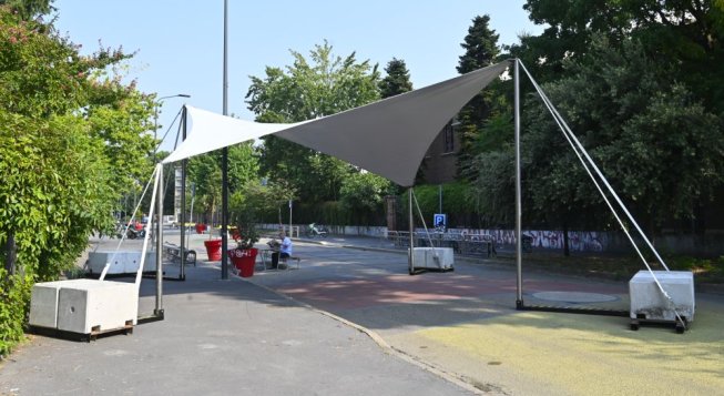 Vela ombreggiante in via Castellino da Castello