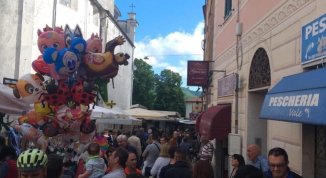 Shopping Day di Torriglia 2026 con oltre 100 espositori e saltimbanchi