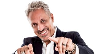 La Spezia Estate Festival chiude con Max Pisu: in scena il suo Recital