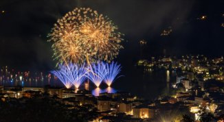 Festa di San Vito a Omegna: il Lago d’Orta si illumina tra musica e fuochi d’artificio
