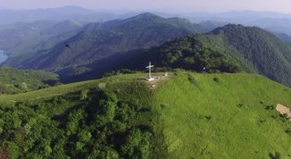 Tramonto dalla vetta dell'Antola: escursione, cena in Rifugio e cielo stellato