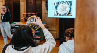 Festival della Scienza di Genova 2026 con grandi ospiti, mostre e laboratori