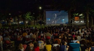 Cinema all'aperto gratis a Torino: otto film al Comala per rivivere il 1996