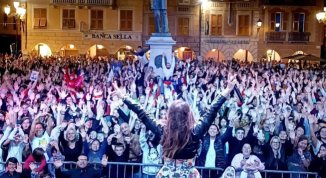Concerto gratuito di Cristina D'Avena a Chiavari, le sigle più amate in piazza