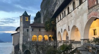 Visita guidata all'Eremo di Santa Caterina del Sasso con colazione
