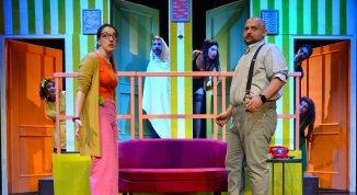 Rumori fuori scena, commedia di Michael Frayn portata con la compagnia Smaramaldi