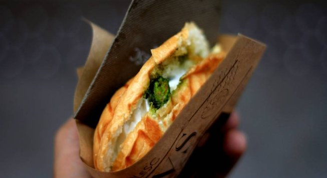 Street food © Lluís Domingo/unsplash.com