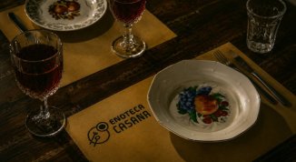 Enoteca Casana, a Genova un’enoteca dove il vino e il cibo sono sinonimi di convivialità